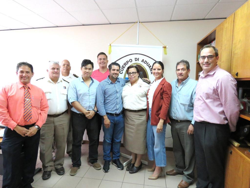 Group pic with Jose Luis